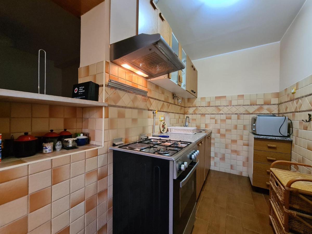 Apartments Mare 826 プーラ エクステリア 写真
