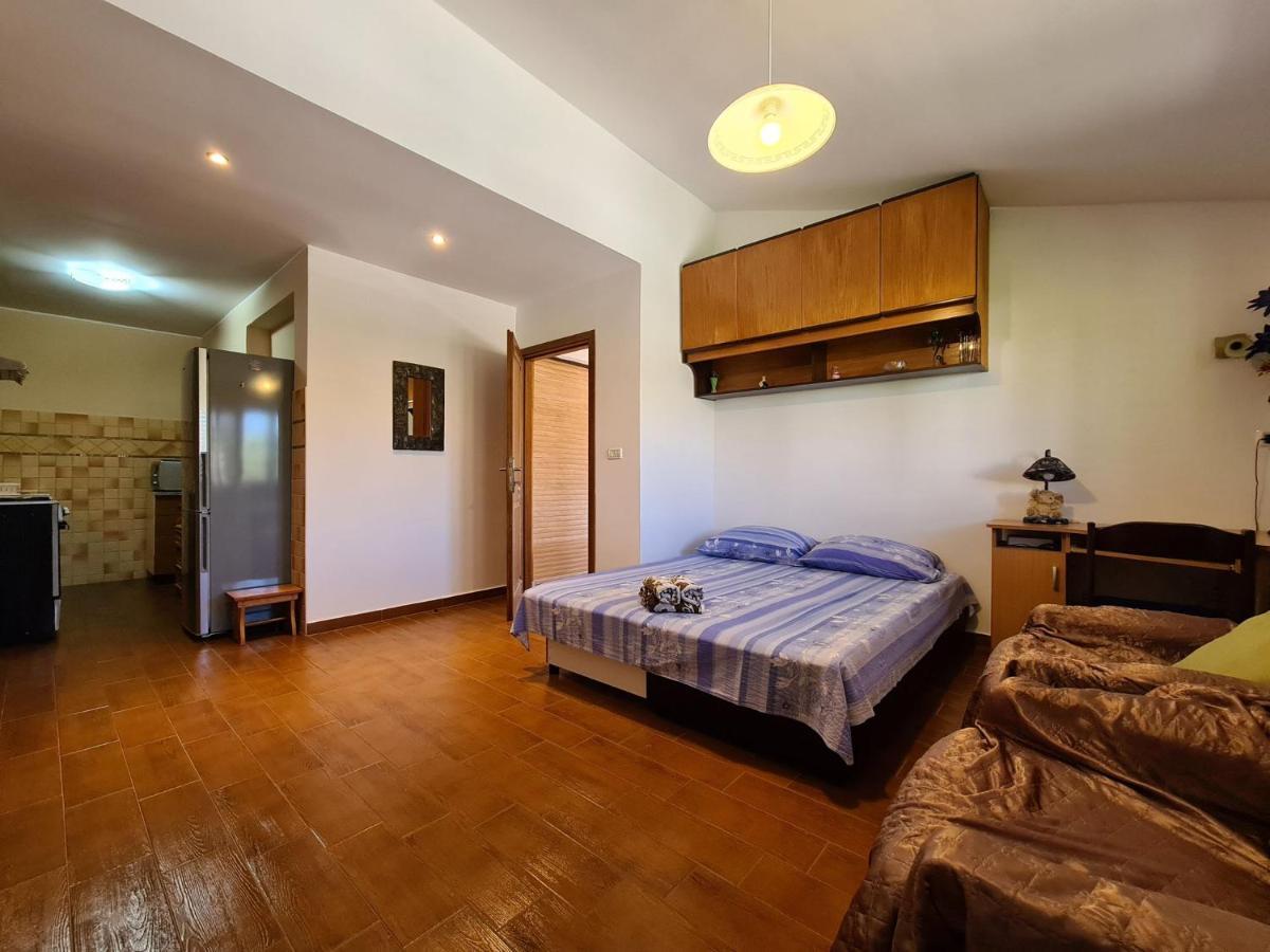 Apartments Mare 826 プーラ エクステリア 写真