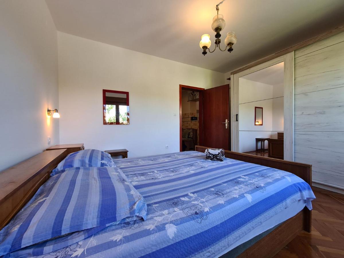 Apartments Mare 826 プーラ エクステリア 写真